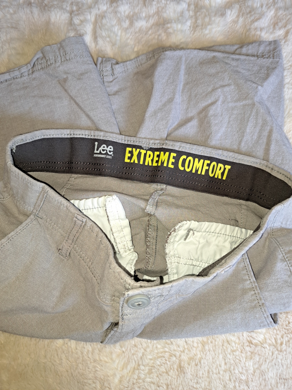 Lee's Extreme Comforr Men's Casual Gray Chino Shorts - Picture 3 of 4